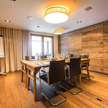 Maiensaesshotel Guarda Val 4*