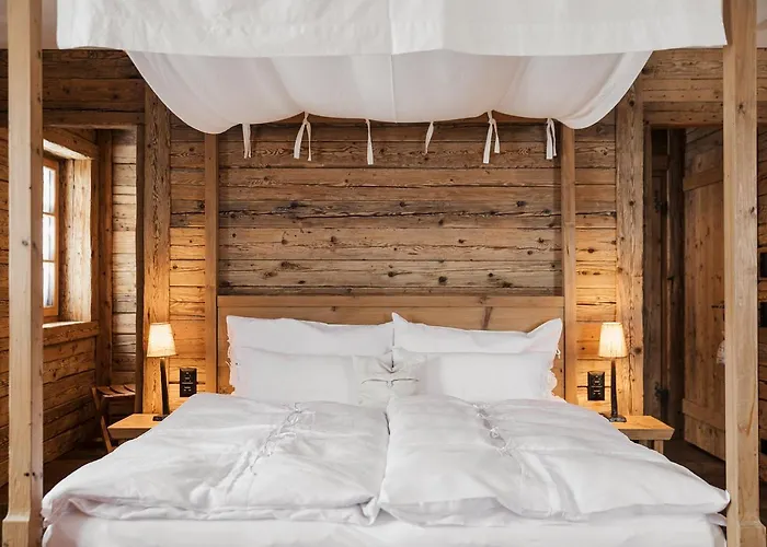 Maiensaesshotel Guarda Val 4*