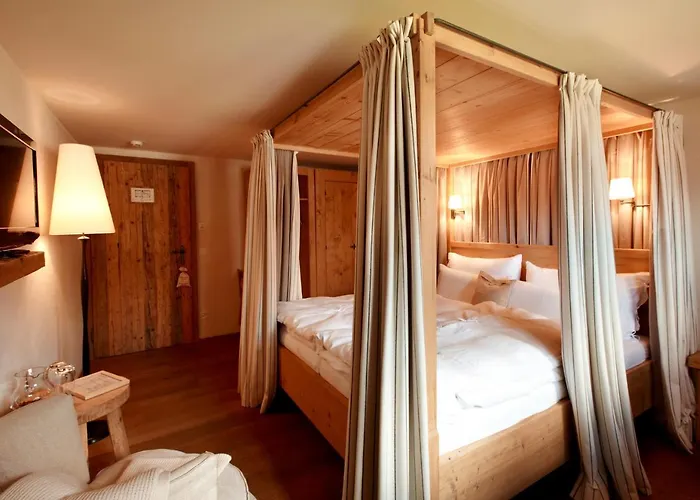 Maiensaesshotel Guarda Val ホテル