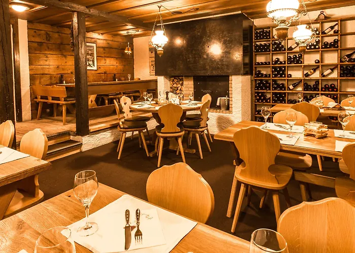 麦恩萨斯瓜尔达瓦尔酒店 4*