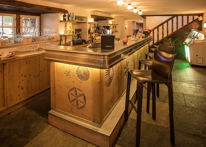 麦恩萨斯瓜尔达瓦尔酒店 4*