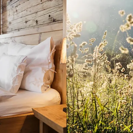 ホテル Maiensaesshotel Guarda Val レンツァーハイデ