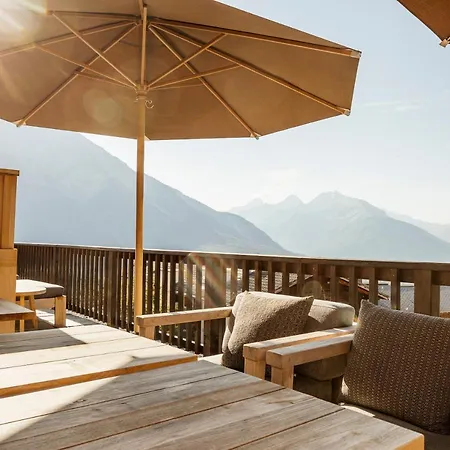 Maiensaesshotel Guarda Val 4*