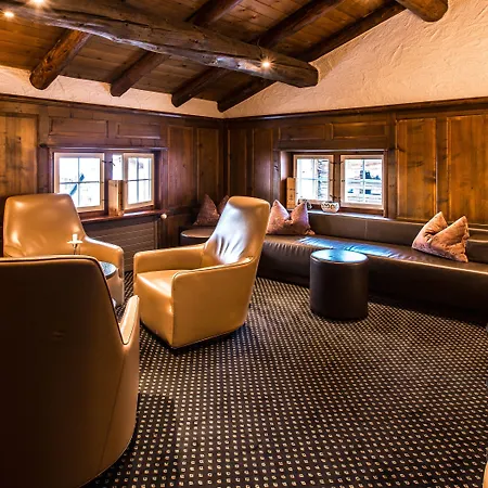 Maiensaesshotel Guarda Val 호텔 4*