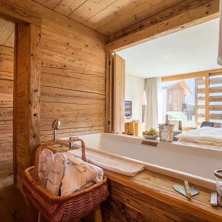 Maiensaesshotel Guarda Val 4*