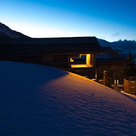 Maiensaesshotel Guarda Val 호텔